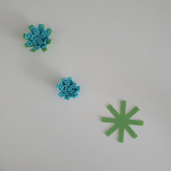 cricut-how-to-make-a-floral-headband-step5.3.jpg?sw=554&q=85