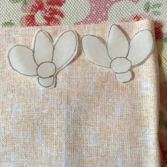 create-an-applique-hoop-for-rosh-hashanah_step3.jpg?sw=554&q=85