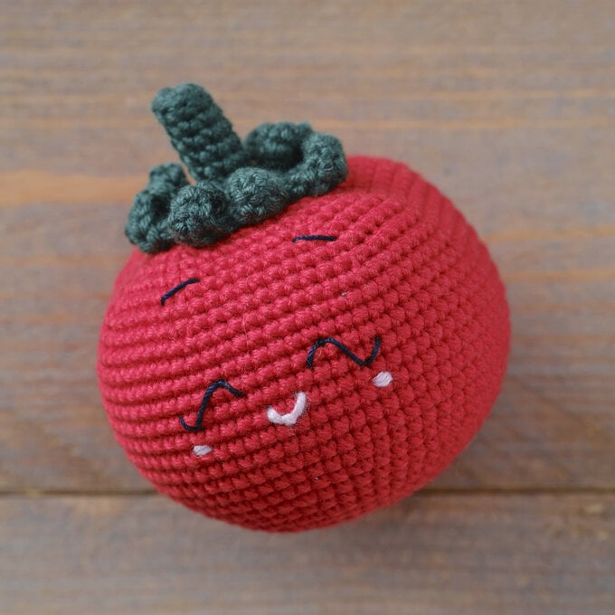 Idea_How-to-crochet-vegetables_Tomato.jpg?sw=680&q=85