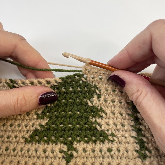 How-to-Crochet-a-Tree-Skirt_Tapestry%20Photo%201.jpg?sw=680&q=85