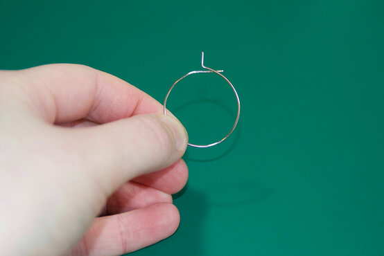 wine-glass-charms-17-of-40-edit.jpg?sw=554&q=85