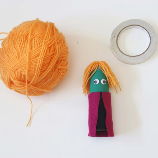 halloween-cardboard-tubes-6-square.jpg?sw=554&q=85