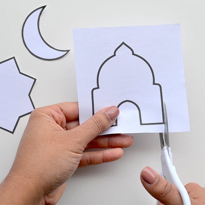 How-to-Make-Clay-Decorations-for-Ramadan_Step1a.JPG?sw=680&q=85