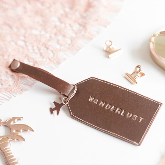 luggage-tag.jpg?sw=554&q=85