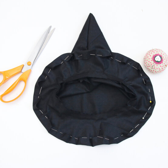 worst_witch_fabric_step_5.jpg?sw=554&q=85