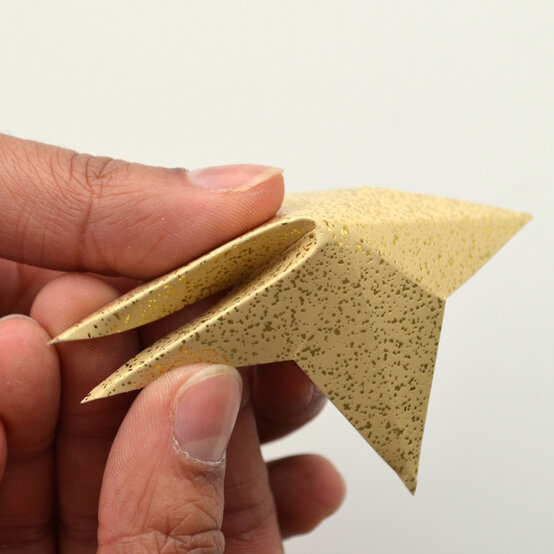 paper-star-garland_step6_2.jpg?sw=554&q=85