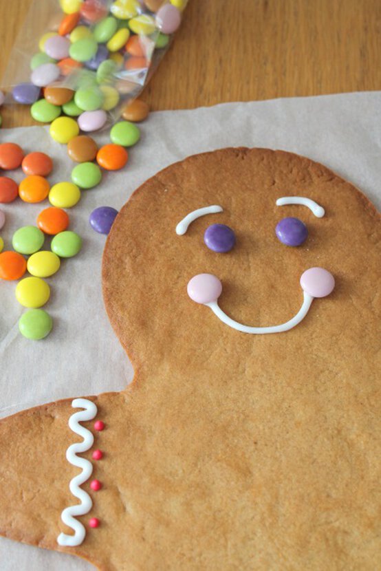 giant-gingerbread-man6.jpg?sw=554&q=85
