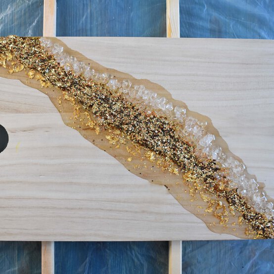 resin-cutting-board-step-4_3.jpg?sw=554&q=85