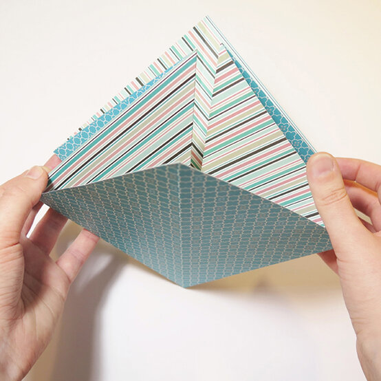 origami-christmas-tree-5a.jpg?sw=554&q=85