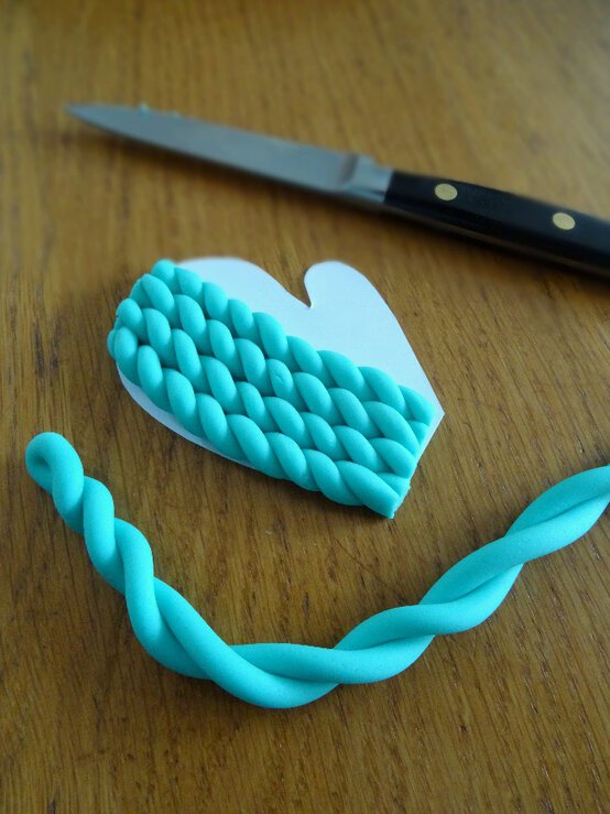 hat-13.jpg?sw=554&q=85