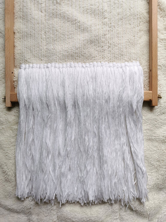 christmassceneweaving_step-6_3.jpg?sw=554&q=85