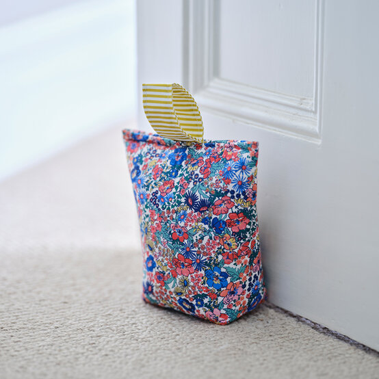 idea_sewing-projects-for-beginners_doorstop.jpg?sw=554&q=85
