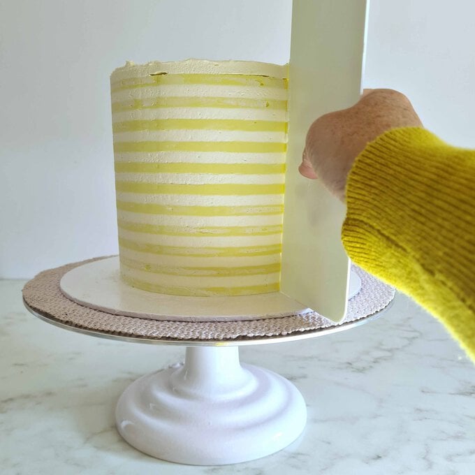 Idea_how-to-make-a-layered-easter-cake_step4d.jpg?sw=680&q=85