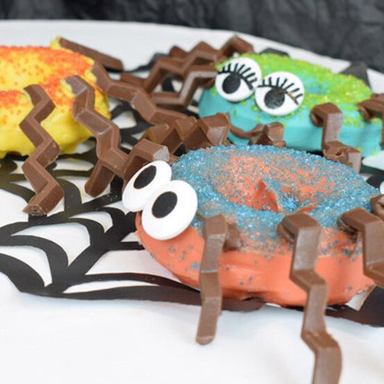 idea%5Fbaking%2Dprojects%2Dto%2Dmake%2Dfor%2Dhalloween%5Fstep%2D10.jpg?sw=554&q=85