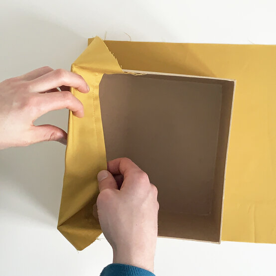 how_to_organise_your_home_office_with_-fabric_box_4.jpg?sw=554&q=85