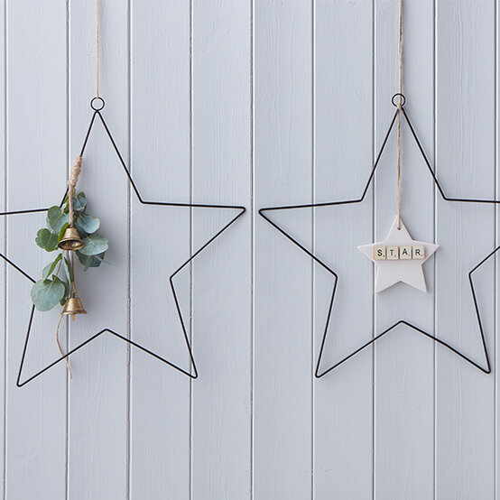simple-star-wire-wreath.jpg?sw=554&q=85