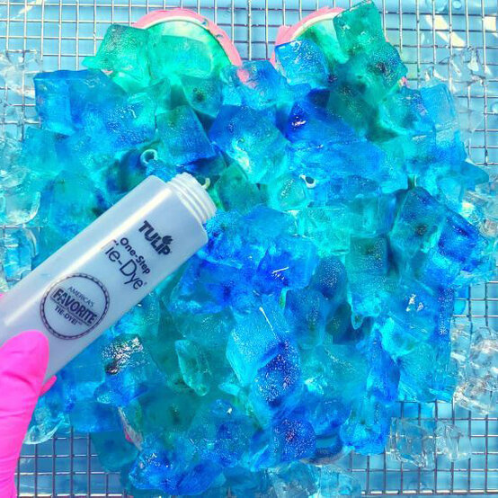 tie-dye-shoes-step-5.jpg?sw=554&q=85