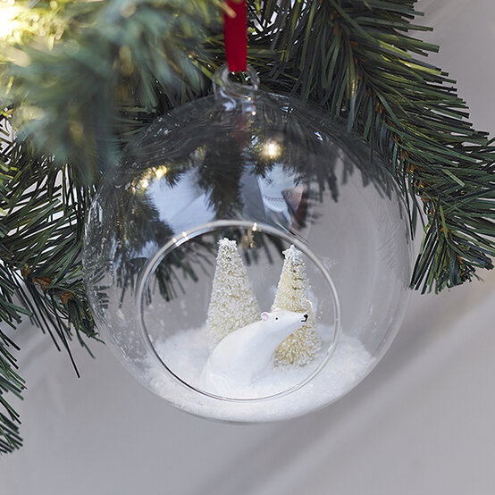 fillable-baubles-square-5.jpg?sw=554&q=85