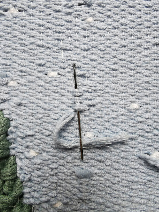 christmassceneweaving_step-21.jpg?sw=554&q=85