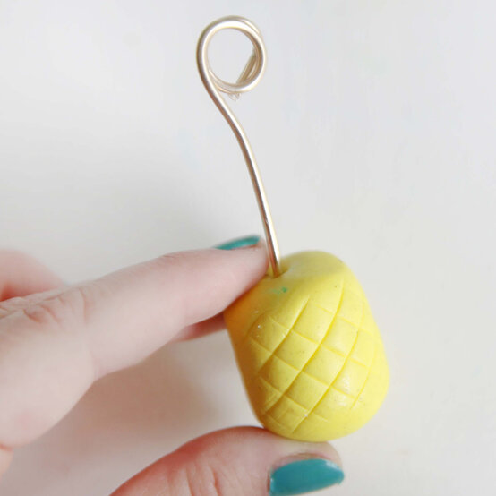 fimo-place-name-holder-step-4.jpg?sw=554&q=85