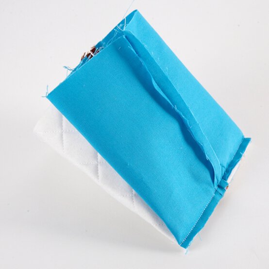 Idea_how-to-sew-a-storage-pouch_step8.jpg?sw=554&q=85