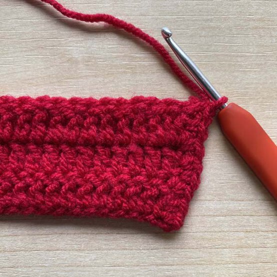 ideas%5Fhow%2Dto%2Dcrochet%2Da%2Dchristmas%2Dpet%2Daccessory%5Fmain%2Dcollar%5F3.jpg?sw=554&q=85