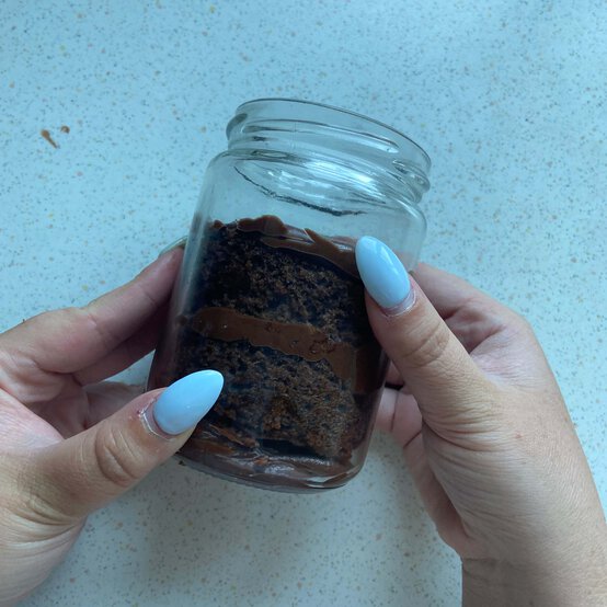 Idea_how-to-make-terrarium-cake-jars_step6c.jpg?sw=554&q=85