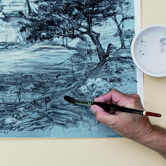 charcoal-pencil-techniques-rob-dutton-adding-water.jpg?sw=554&q=85