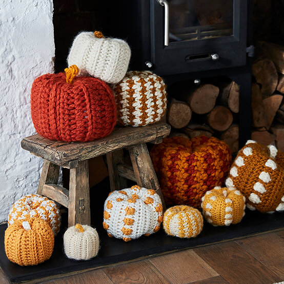 collection-of-crochet-pumpkins.jpg?sw=554&q=85