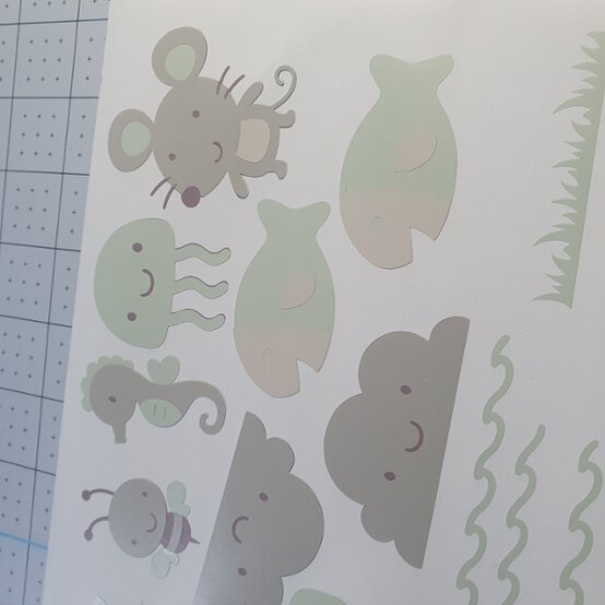 Cricut_How_to_Personalise_a_Three_Tier_Trolley_for_Baby_Essentials_Picture%2015.jpg?sw=554&q=85