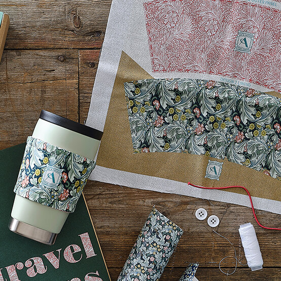 william-morris-hokuas-papercraft-mug-sleeve-kit.jpg?sw=554&q=85