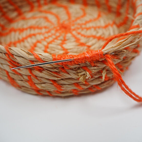 how-to-make-raffia-basket-7.jpg?sw=554&q=85