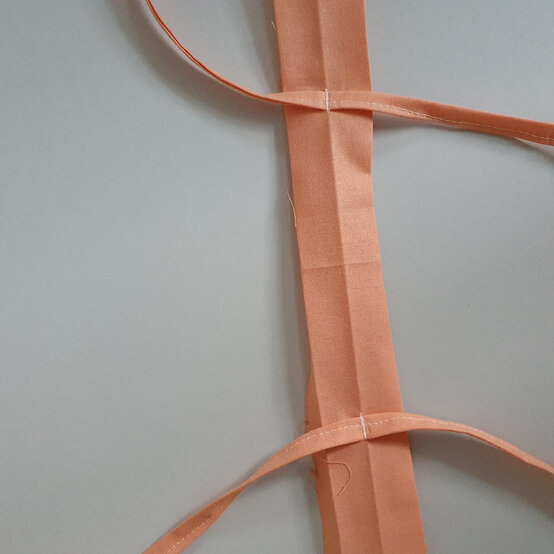 cricut-how-to-make-a-penant-flag-step8.1.jpg?sw=554&q=85