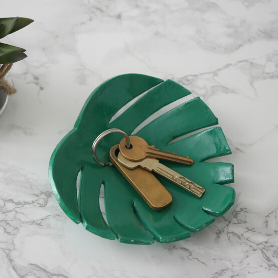 clay-leaf-trinket-dish-square.jpg?sw=554&q=85