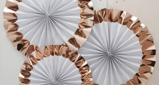 paper-fans.jpg?sw=554&q=85