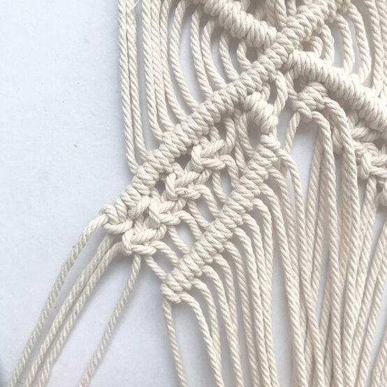 idea_macrame-large-christmas-tree_step18.jpg?sw=554&q=85