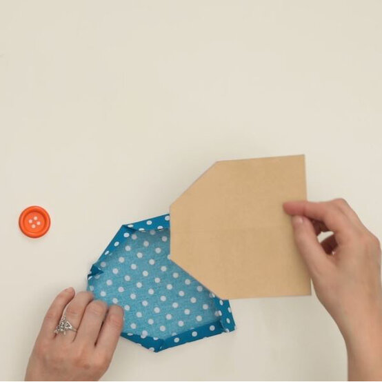 buttonpocket-step6.jpg?sw=554&q=85