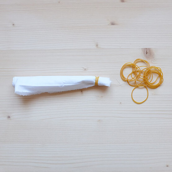 shibori-tie-dye-step1.jpg?sw=554&q=85