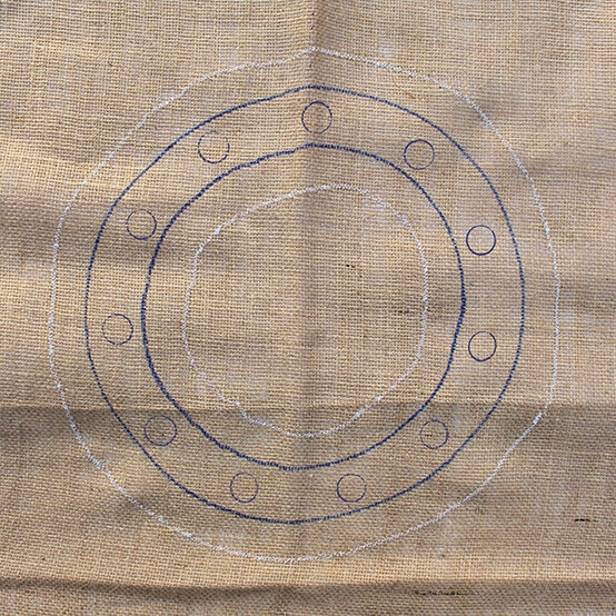 how_to_make_rag_rug_wreath_3.jpg?sw=554&q=85