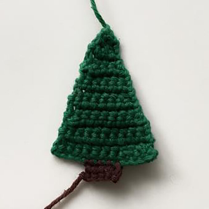 idea_how-to-crochet-amigurumi-mrs-claus_tree1.jpg?sw=680&q=85
