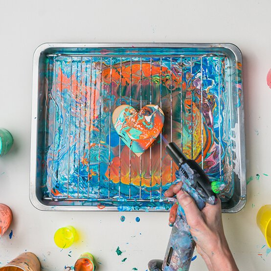 fluid-art-step-6_4.jpg?sw=554&q=85