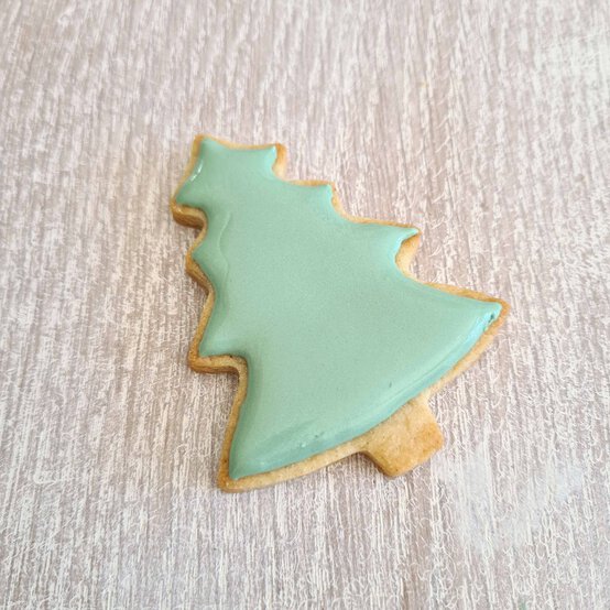 Idea_how-to-decorate-christmas-biscuits_step2d.jpg?sw=554&q=85