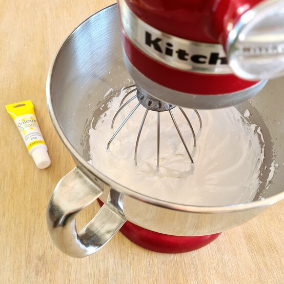 how-to-make-a-number-cake-2.jpg?sw=554&q=85