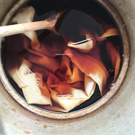 natural_dye_reusable_bags_step-7.jpg?sw=554&q=85