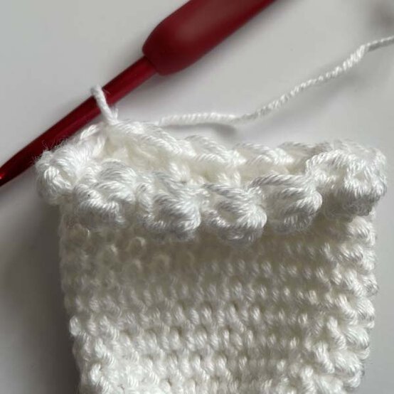 ideas%5Fhow%2Dto%2Dcrochet%2Da%2Dhalloween%2Dwreath%5Fghosts%5F1.jpg?sw=554&q=85