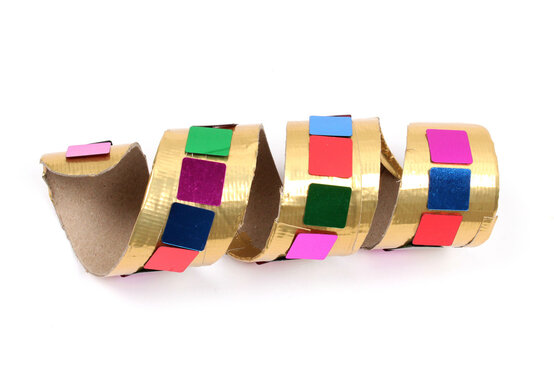 bracelet-r100.jpg?sw=554&q=85