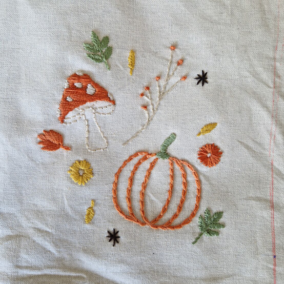 idea%5Fautumn%2Dembroidery%2Dprojects%2Dto%2Dtry%2Dnapkin%5Fstep%2D08.jpg?sw=554&q=85