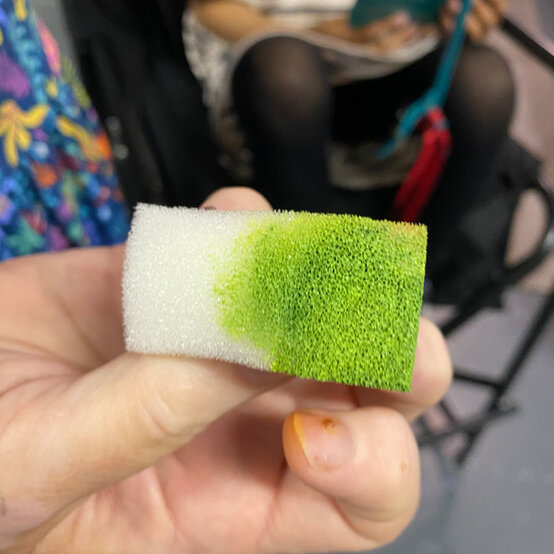 idea_halloween-face-paint-ideas_step1a.jpg?sw=554&q=85