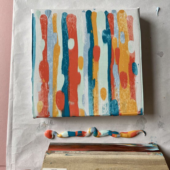 ideas_squeegee-art-gift-ideas-for-mothers-day_canvas-2.jpg?sw=554&q=85