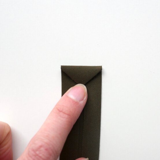 How_to_Make_Flags_Bunting_step%2013.jpeg?sw=554&q=85